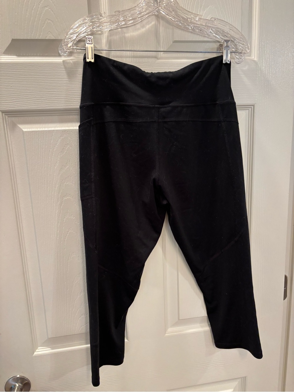 High-Waist Black Women's Leggings with Side Phone Pocket